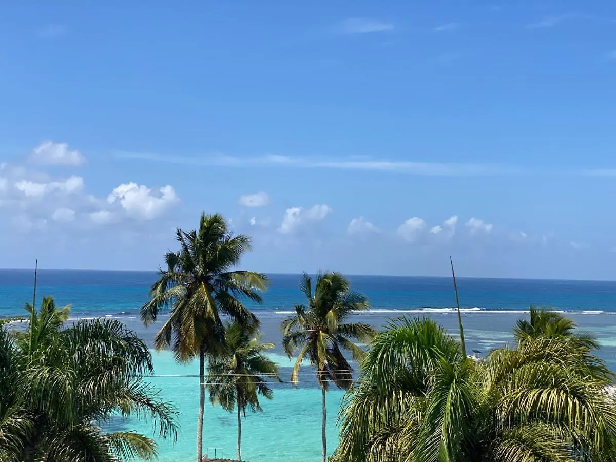 Hotel Neptuno's Refugio Boca Chica