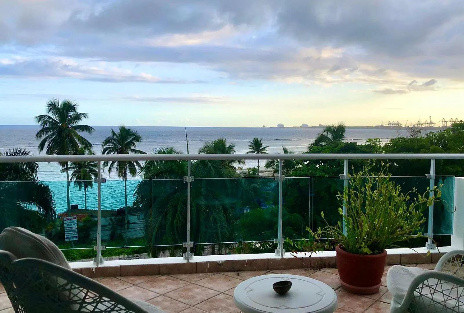 Hotel Neptuno's Refugio Boca Chica