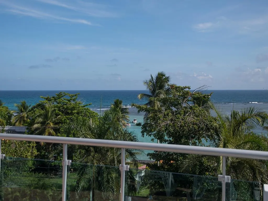 Hotel Neptuno's Refugio Boca Chica