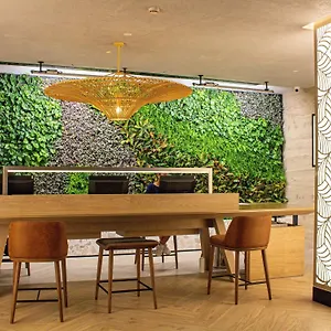 https://ibis-world-trade-centre.sharjah-hotels.com