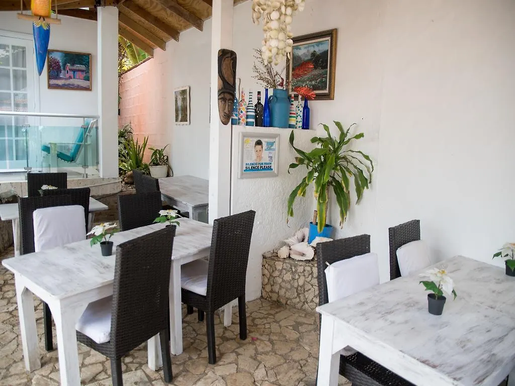 ***  Hotel Neptuno Refugio Boca Chica Dominican Republic